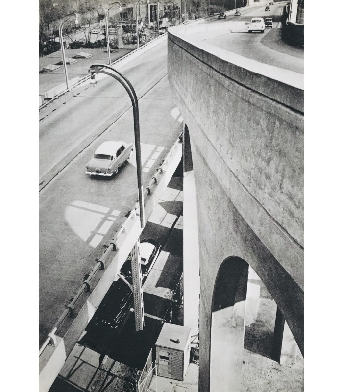 SAGAN (Françoise).  New York. Edition originale, illustrée de photographies de Cartier-Bresson, Boubat, Haas, Bischof...