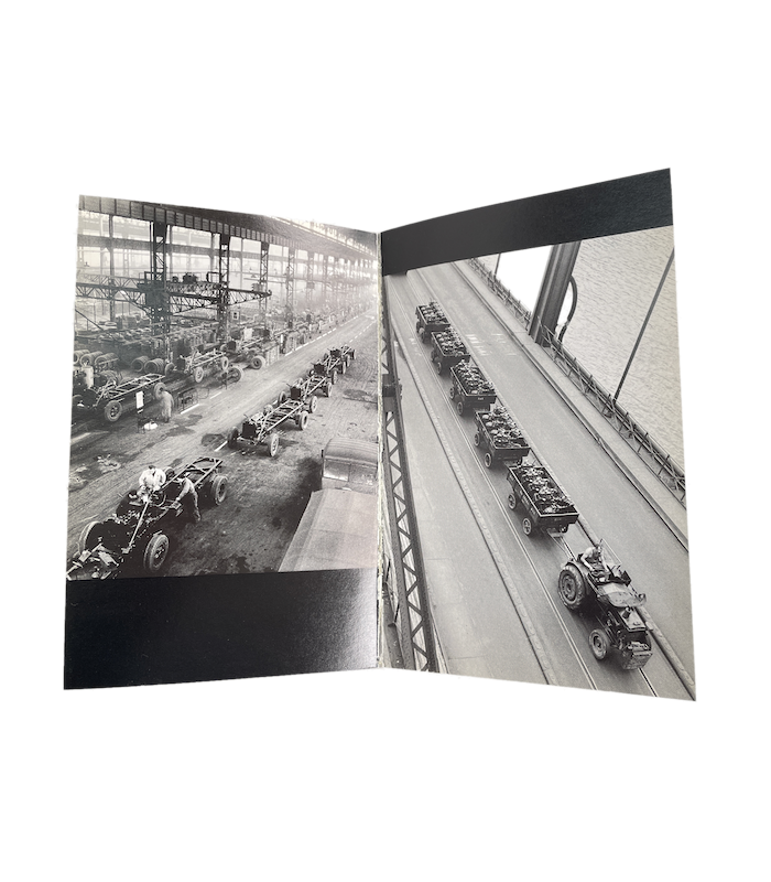 [DOISNEAU (Robert)] Doisneau - Renault. Edition originale. 45 photographies de l'artiste reproduites.